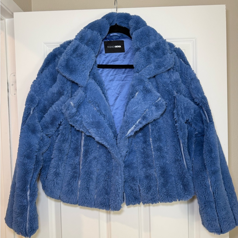 Fashion Nova Plush Blue Teddy Jacket Size Medium